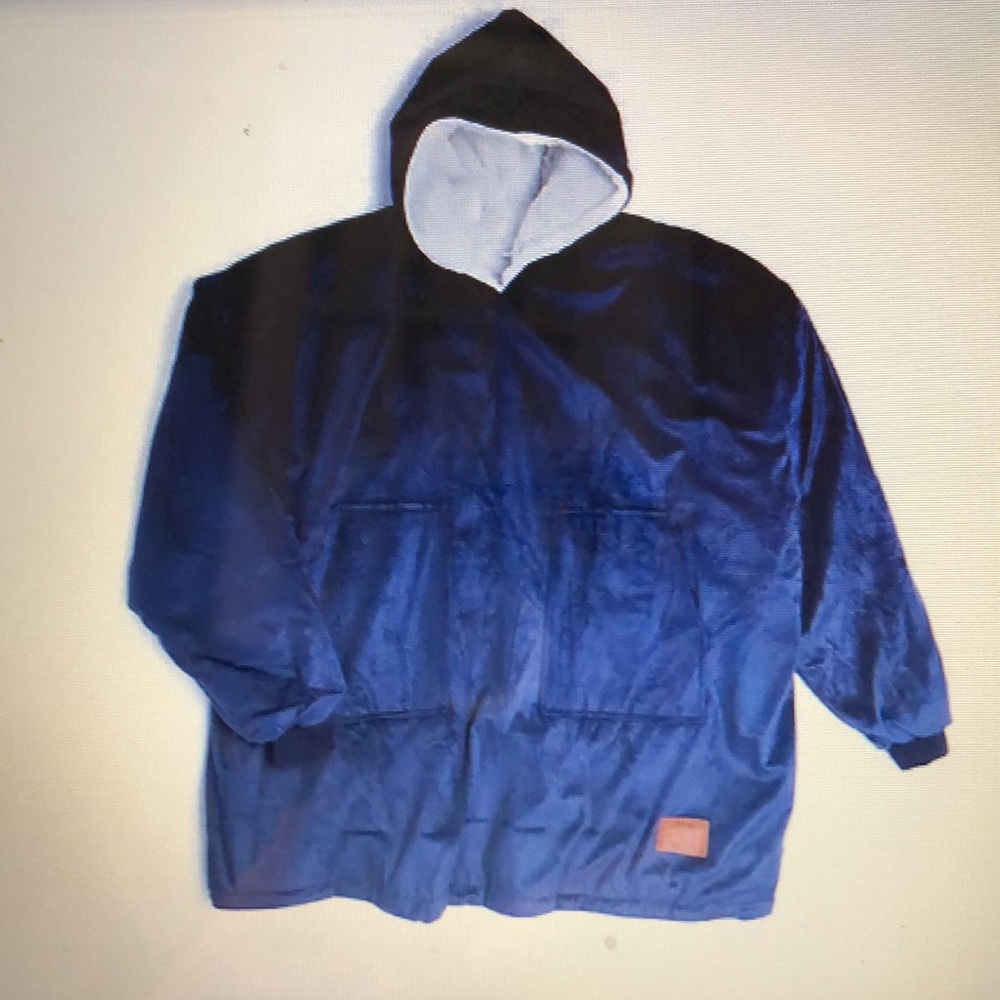 Hoodie reversible blanket throw navy 26"L x 2" W x 40" H Dearfoams micromink